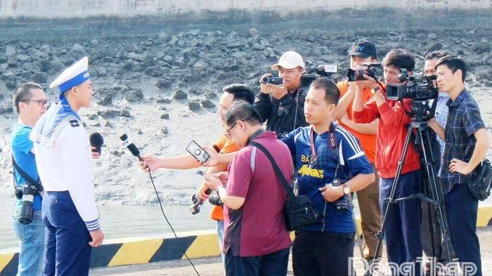 Bài 2: Giữ lửa nghề