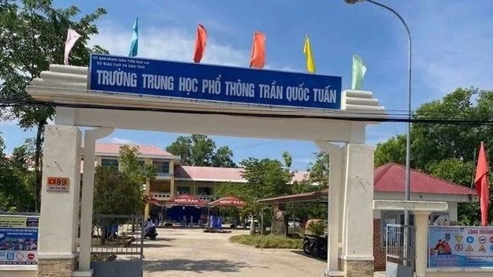 Xin đi vệ sinh rồi mang điện thoại vào phòng thi, 1 thí sinh bị đình chỉ
