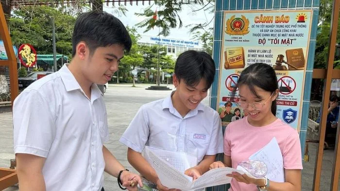 Suôn sẻ, an toàn, nghiêm túc, đúng quy chế