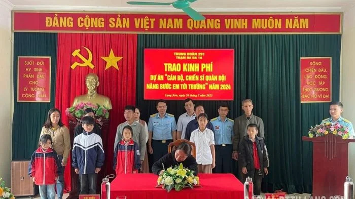 Điểm tựa nơi biên cương