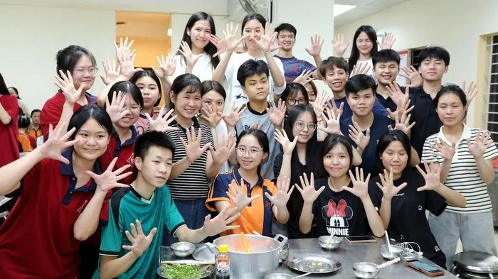 Tiếp sức thí sinh vùng khó thi tốt nghiệp Trung học Phổ thông