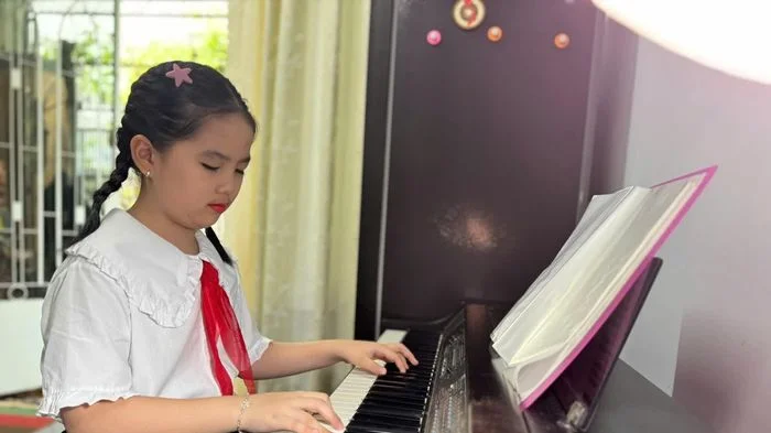 Cô trò nhỏ xuất sắc toàn diện
