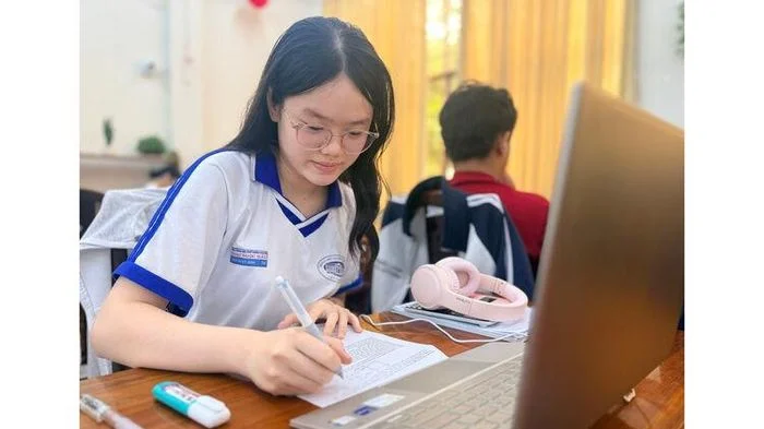 Sĩ tử chạy đua trước giờ 'G'
