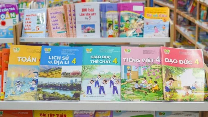 Giá sách giáo khoa năm học 2026-2027 giảm hơn 13%