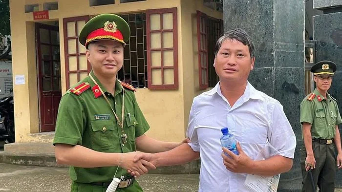 Bí thư Chi bộ 36 tuổi ở Lào Cai đi thi tốt nghiệp THPT