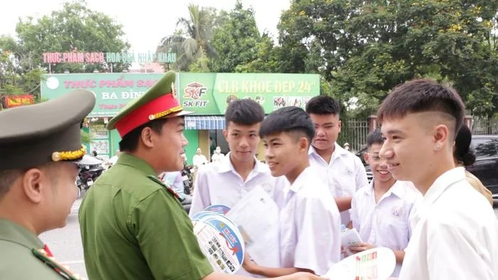 Công an Thanh Hóa tiếp sức sĩ tử thi tốt nghiệp THPT 2026