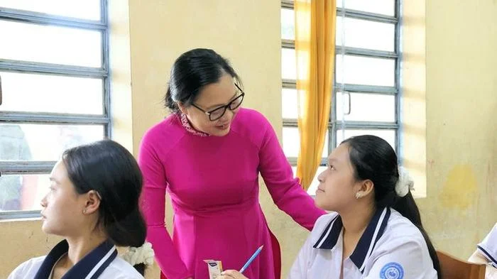 Bắt đầu thi tốt nghiệp THPT: Động viên, tiếp sức cho thí sinh cả nước