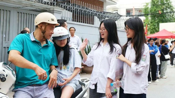 Sáng nay (11/6), hơn 1,2 triệu sĩ tử bước vào môn thi đầu tiên Kỳ thi Tốt nghiệp THPT 2026