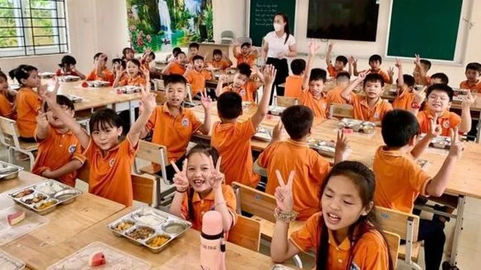 Hà Nội dự kiến nâng mức hỗ trợ bữa ăn bán trú cho học sinh tiểu học