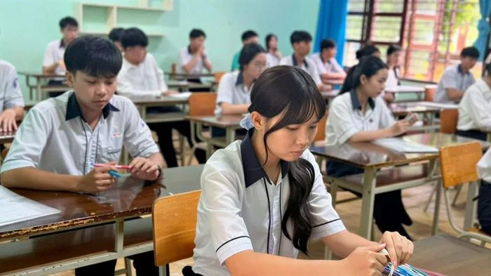 Gần 300 thí sinh tại Điểm thi 'đặc biệt' của tỉnh Lâm Đồng hoàn thành môn Ngữ văn