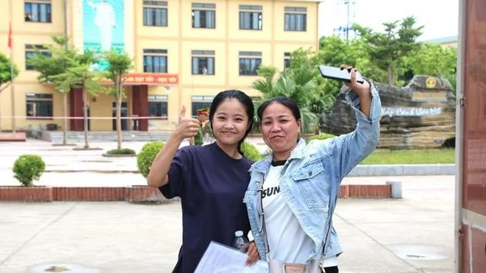 Thí sinh Nghệ An đánh giá đề Ngữ văn hay và mang tính thực tiễn cao