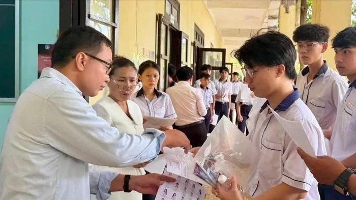 Lâm Đồng: 299 thí sinh Đặc khu Phú Quý hoàn thành môn thi đầu tiên