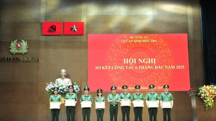 Điều tra bằng sự thấu hiểu