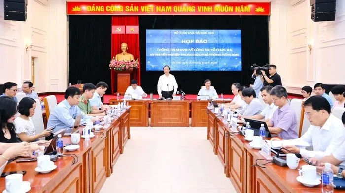 Bộ GD-ĐT: Đề thi bám sát chương trình, đúng cấu trúc đã được công bố