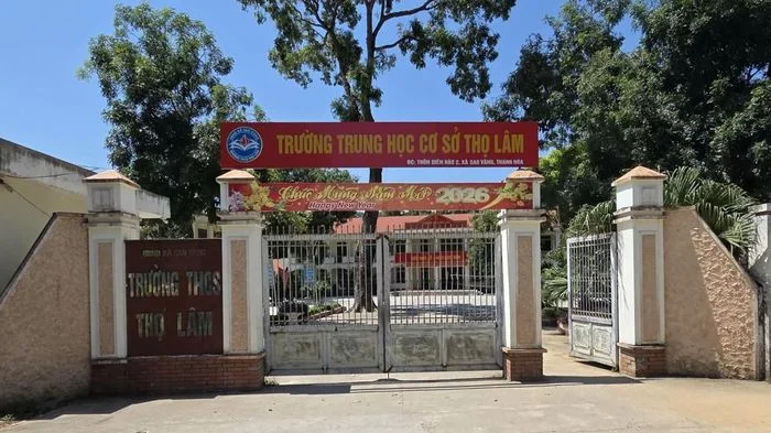 Một thầy giáo bị chấm dứt hợp đồng vì làm lộ đề thi học kỳ