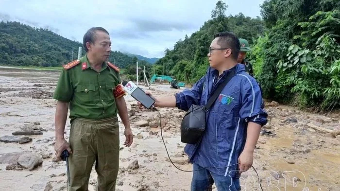 Giữ đạo đức nghề trong môi trường thông tin đa chiều