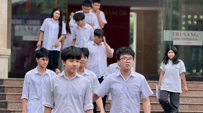 Thí sinh phấn khởi hoàn thành Kỳ thi tốt nghiệp THPT năm 2026