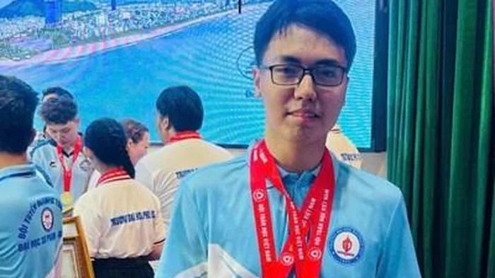 Nam sinh Huế giành 'cú đúp' Huy chương Vàng Olympic toán học