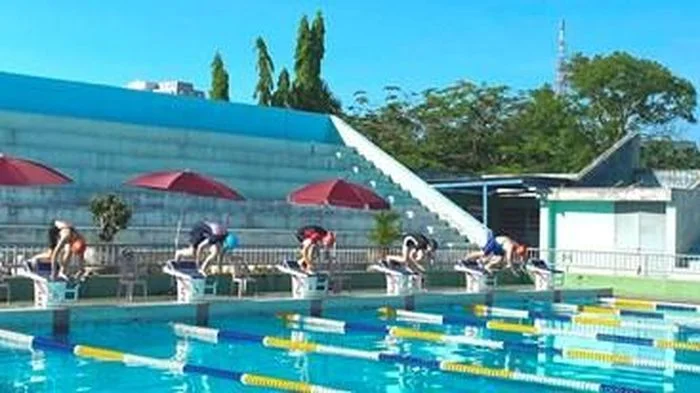 450 vận động viên tranh tài tại Giải Bơi truyền thống học sinh phổ thông