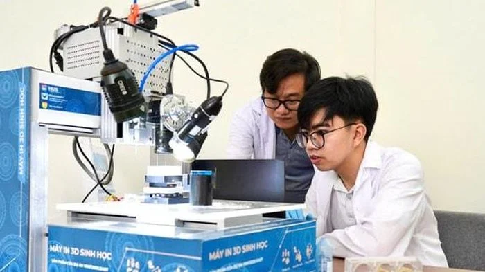 Thực hiện chương trình đào tạo tài năng thuộc các lĩnh vực STEM
