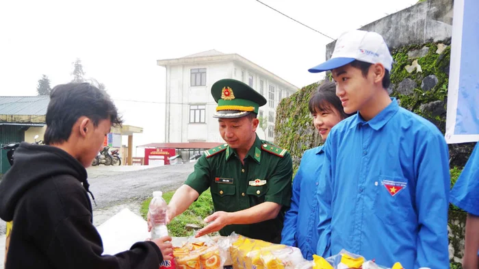 Lai Châu: Đồn Biên phòng Dào San tiếp sức mùa thi