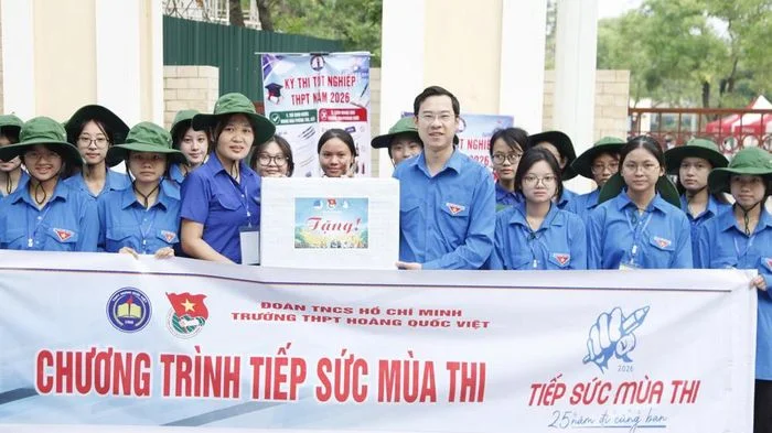 Bắc Ninh: Hơn 4.000 tình nguyện viên 'tiếp sức' sĩ tử đi thi