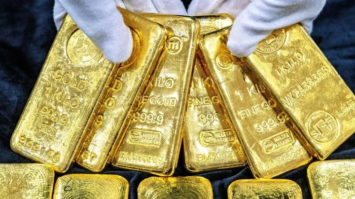 Giá vàng thế giới giảm nhẹ, nhà đầu tư thận trọng trước dữ liệu việc làm Mỹ