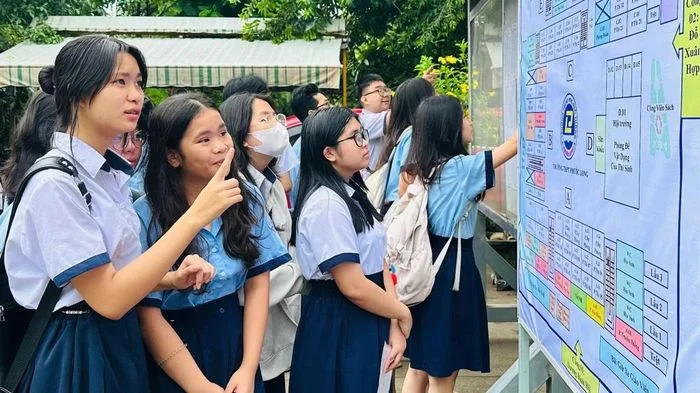 Điểm thi lớp 10 TPHCM có xu hướng tăng, nhiều dự báo tăng điểm chuẩn