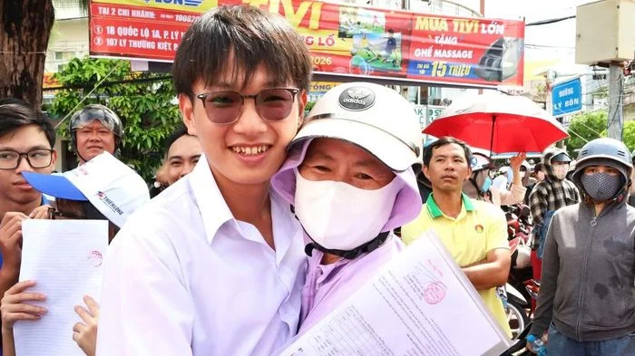 Những khoảnh khắc đẹp trong Kỳ thi tốt nghiệp THPT năm 2026 tại Cà Mau