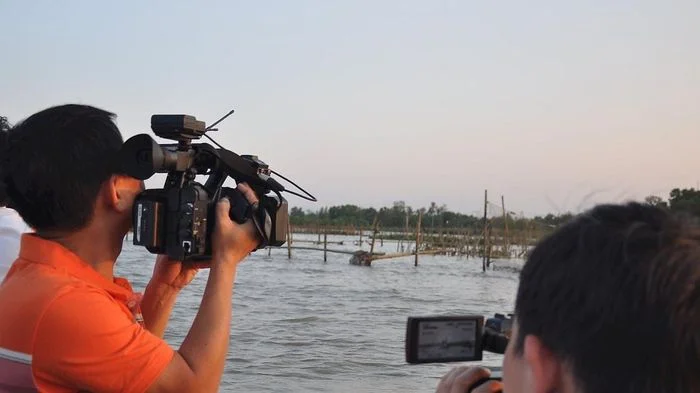 Khi hai nơi về chung một lối