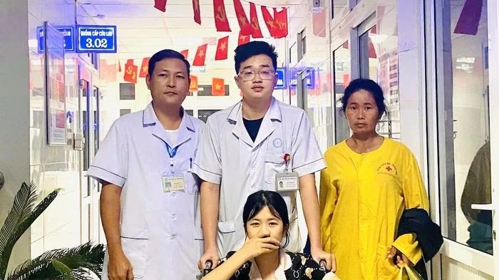 Bệnh viện Nhi Thanh Hóa hỗ trợ bệnh nhân dự thi vào lớp 10 ngay sau phẫu thuật