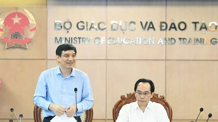 Đánh giá việc thực hiện chính sách, pháp luật lĩnh vực giáo dục và đào tạo