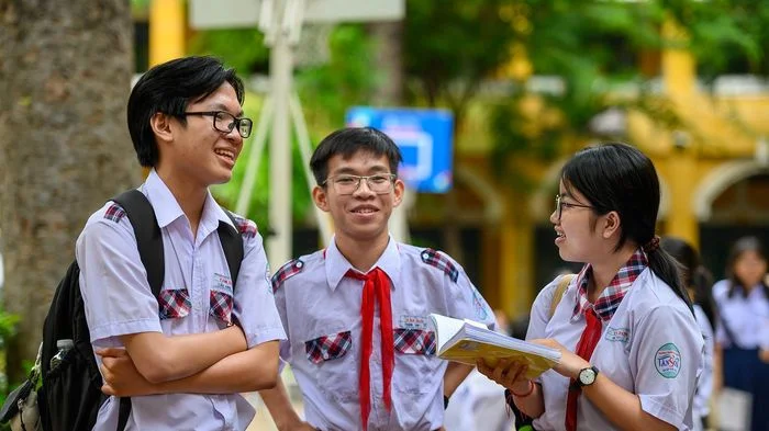 Đề thi và gợi ý đáp án môn Toán lớp 10 tại TP.HCM