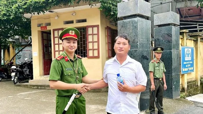Bí thư Chi bộ 36 tuổi ở Lào Cai dự thi tốt nghiệp trung học phổ thông