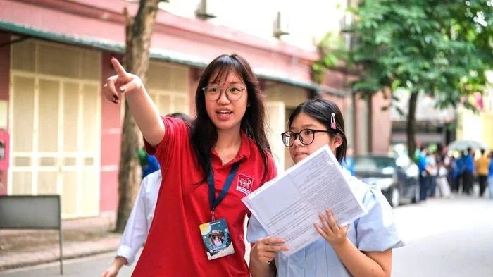 Áp lực thi vào lớp 10: Trường chuyên đang gánh nhu cầu của giáo dục đại trà?