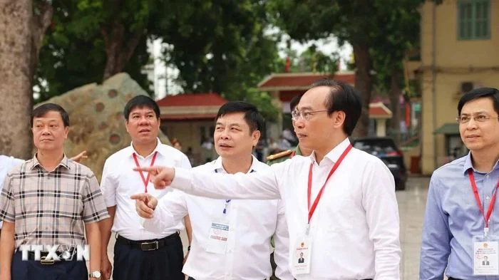 Bộ Giáo dục và Đào tạo kiểm tra công tác thi tốt nghiệp tại Hưng Yên, Cần Thơ