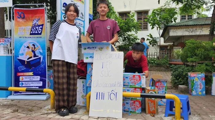 3 'chiến sĩ nhí' nối dài yêu thương trong mùa thi