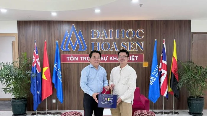 Ban giám hiệu Trường Đại học Hoa Sen gặp gỡ Đại diện Tạp chí Kinh tế Môi trường tại TP.HCM