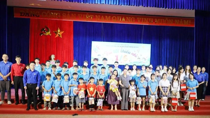 Chương trình vui Tết Thiếu nhi tại Trung tâm Công tác xã hội và Bảo trợ xã hội số 2