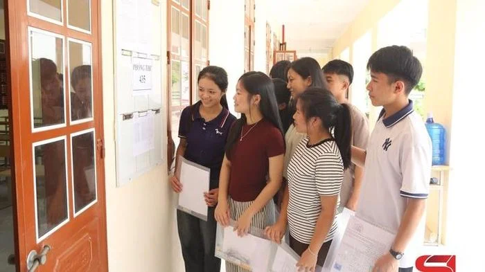 Thí sinh biên giới khu vực Sốp Cộp tự tin bước vào môn thi Ngữ Văn