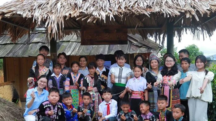 Lớp học đặc biệt giữa vùng chè shan tuyết Suối Giàng
