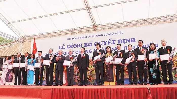 Giáo sư, phó giáo sư không còn là 'danh vị' suốt đời