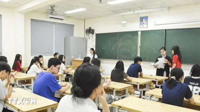 Phụ huynh, thí sinh cần làm gì để vượt qua cú sốc trượt lớp 10 trường công?