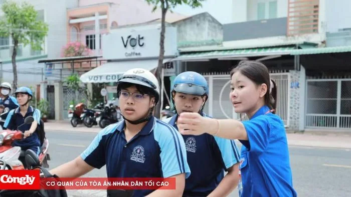 Màu áo xanh đồng hành cùng hơn 29.000 sĩ tử Tây Ninh