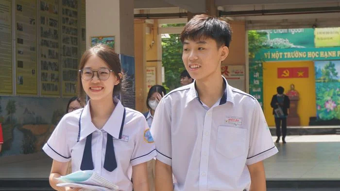 Đề ngữ văn thi tốt nghiệp THPT chạm đúng 'gu công nghệ' của thế hệ trẻ