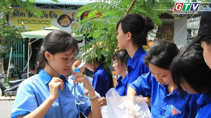 Rà soát tư trang trước giờ thi để tránh vi phạm đáng tiếc