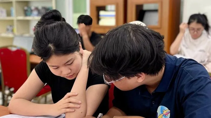 Thư viện chật kín, 2k8 Đà Nẵng ráo riết ôn thi tốt nghiệp THPT