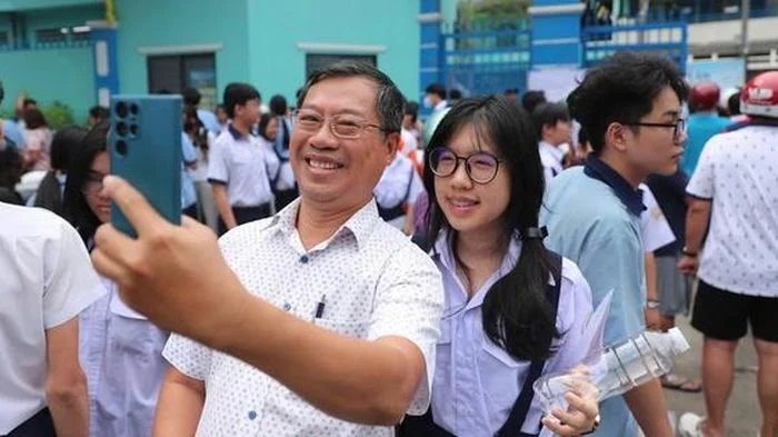 Kết thúc môn thi ngữ văn, nhiều thí sinh tự tin 'bỏ túi' 8 điểm