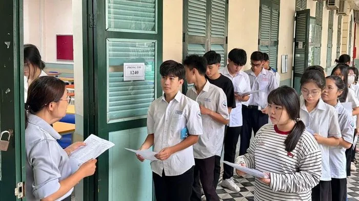 Hơn 1,2 triệu thí sinh bắt đầu thi tốt nghiệp THPT năm 2026