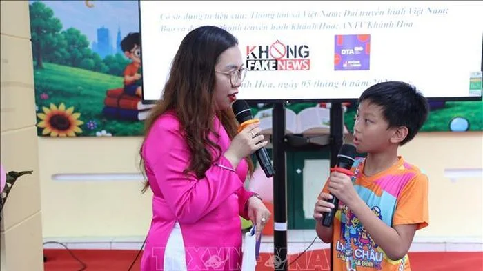 Dạy trẻ chống tin giả, tránh lừa đảo mạng từ những ngày hè